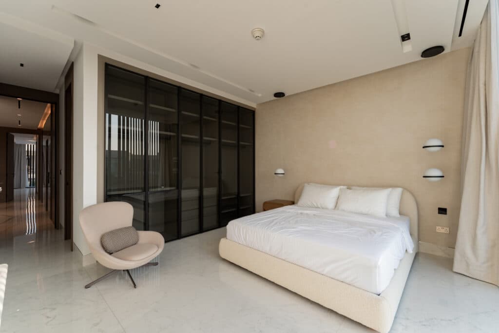 Parkways interior by Treasures International, image 4